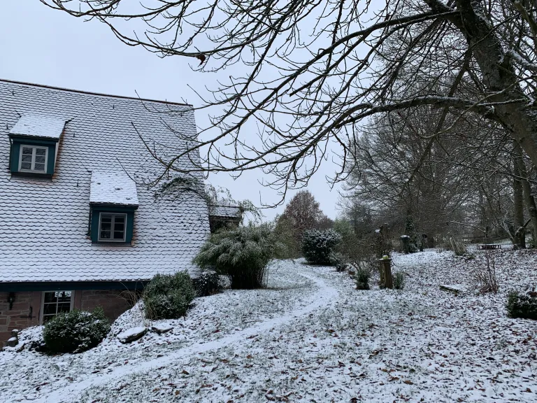 Generationsübergreifendes Wohnen - das Hau im Winter